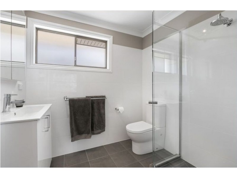 11 Mondra Street, Kenmore Hills QLD 4069