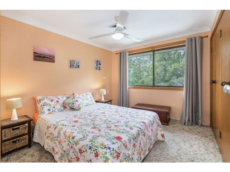 11 Mondra Street, Kenmore Hills QLD 4069