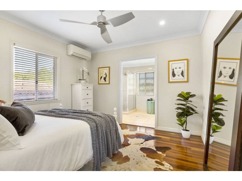 8 Coleman Street, Graceville QLD 4075