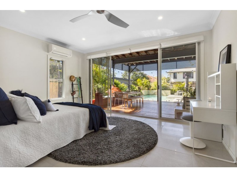 8 Coleman Street, Graceville QLD 4075