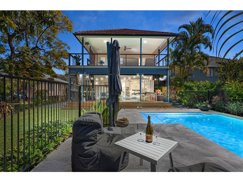 8 Coleman Street, Graceville QLD 4075