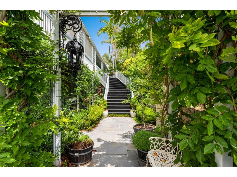 19 Rosebery Street, Highgate Hill QLD 4101