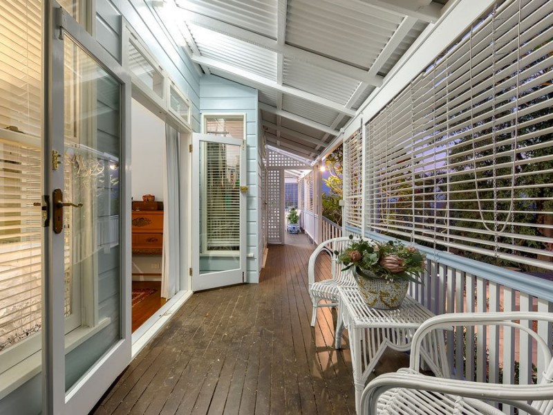 19 Rosebery Street, Highgate Hill QLD 4101