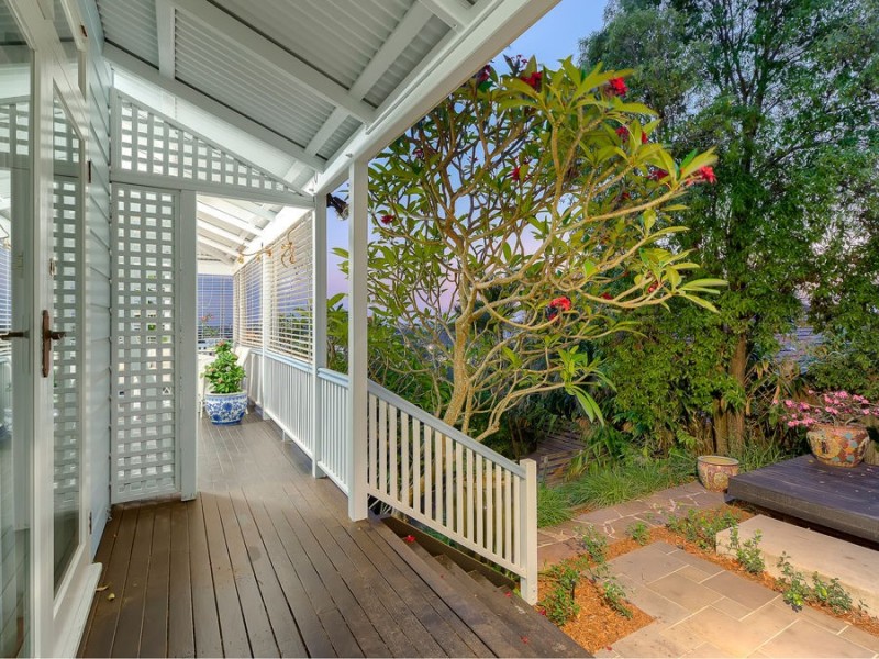 19 Rosebery Street, Highgate Hill QLD 4101