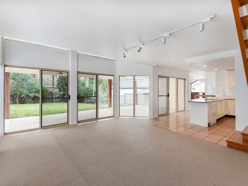 25 Fleming Road, Chapel Hill QLD 4069