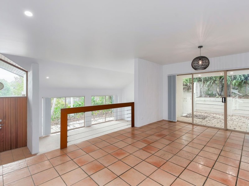 25 Fleming Road, Chapel Hill QLD 4069