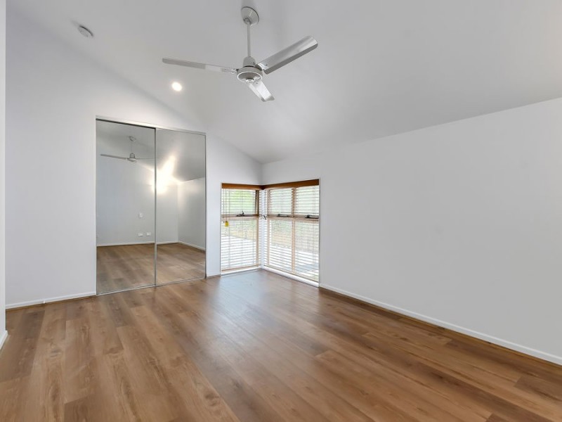 25 Fleming Road, Chapel Hill QLD 4069