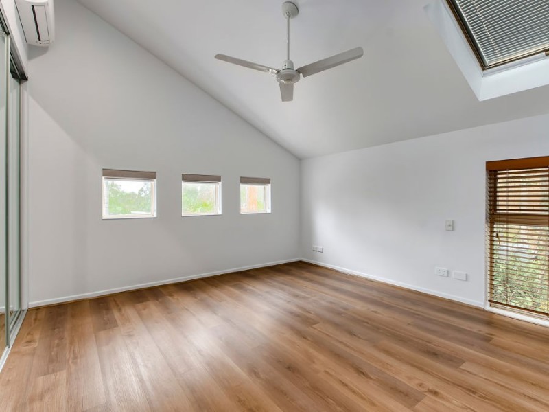 25 Fleming Road, Chapel Hill QLD 4069