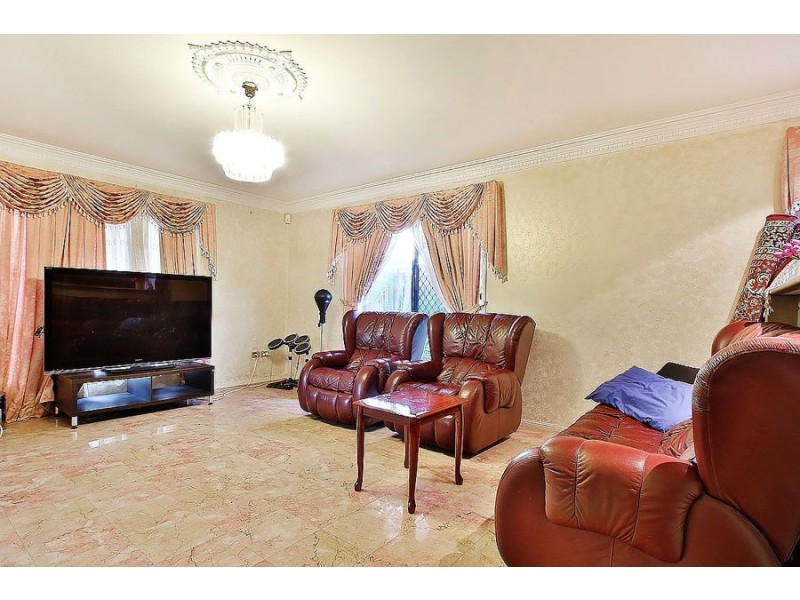 4 Daintree Place, Riverhills QLD 4074