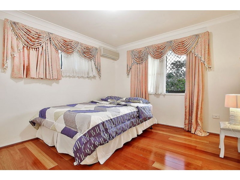 4 Daintree Place, Riverhills QLD 4074