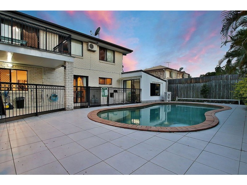 4 Daintree Place, Riverhills QLD 4074