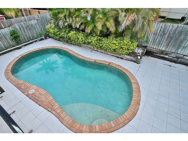 4 Daintree Place, Riverhills QLD 4074