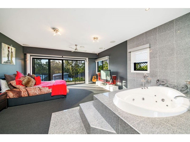 1 The Links, Robina QLD 4226