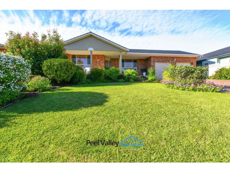 18 Overlanders Way, Tamworth NSW 2340