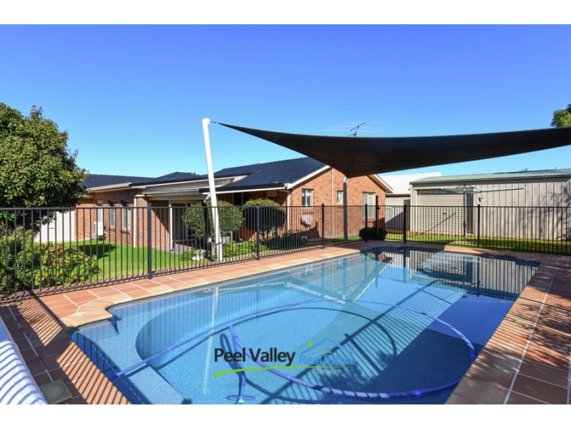 18 Overlanders Way, Tamworth NSW 2340