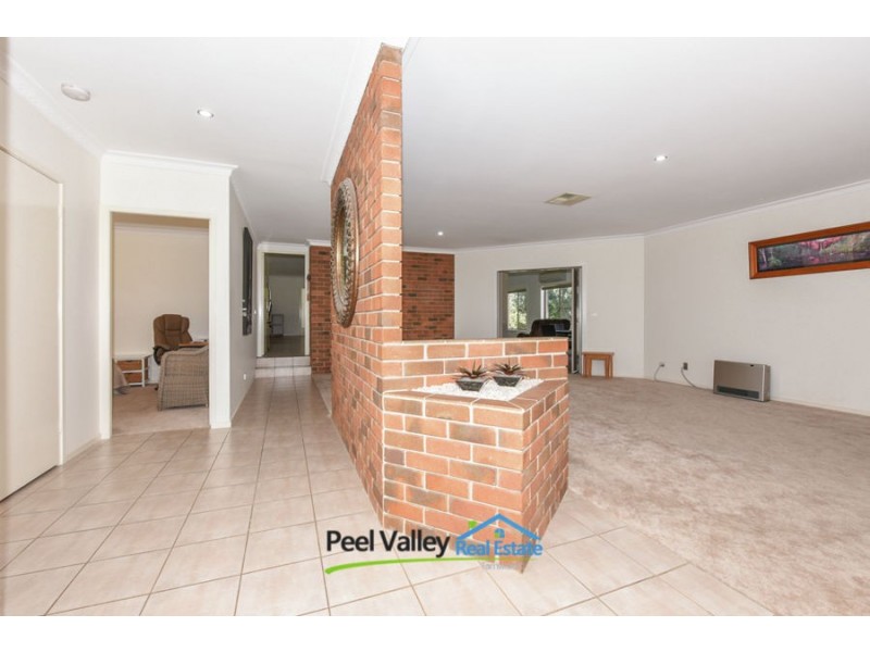 18 Overlanders Way, Tamworth NSW 2340