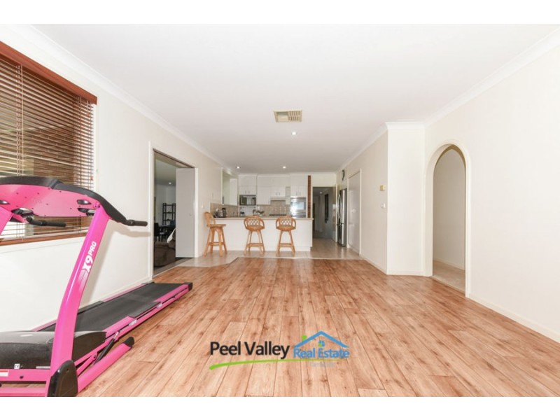 18 Overlanders Way, Tamworth NSW 2340