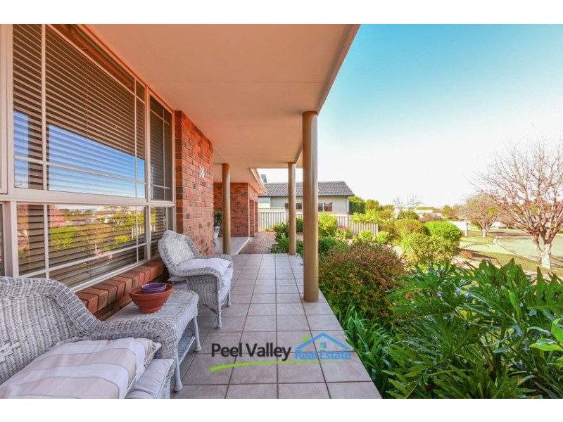 18 Overlanders Way, Tamworth NSW 2340