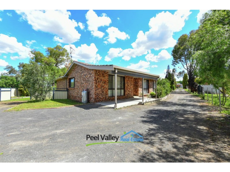 11 Nowland Crescent, Tamworth NSW 2340