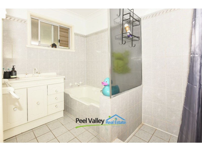 4 Fisher Road, Tamworth NSW 2340