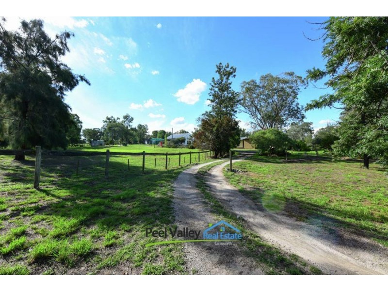 42 Roses Lane, Kootingal NSW 2352