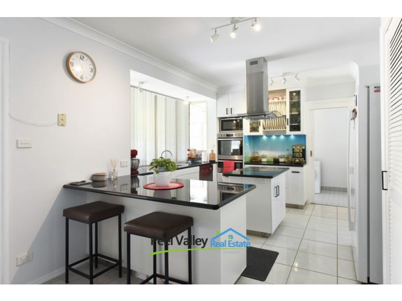 8 Brolga Way, Tamworth NSW 2340