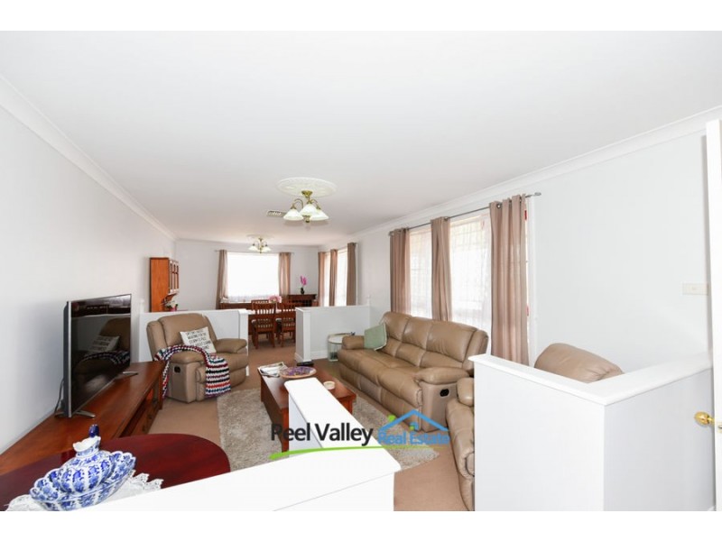 8 Brolga Way, Tamworth NSW 2340