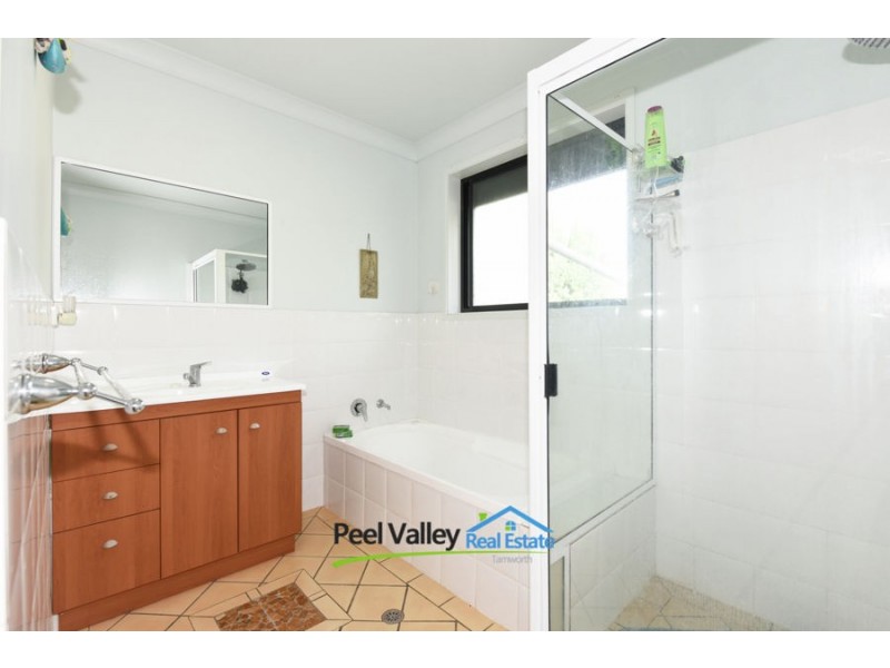 5 Lawrence Avenue, Tamworth NSW 2340