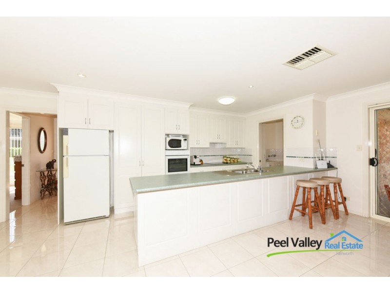 19 Ebony Close, Tamworth NSW 2340