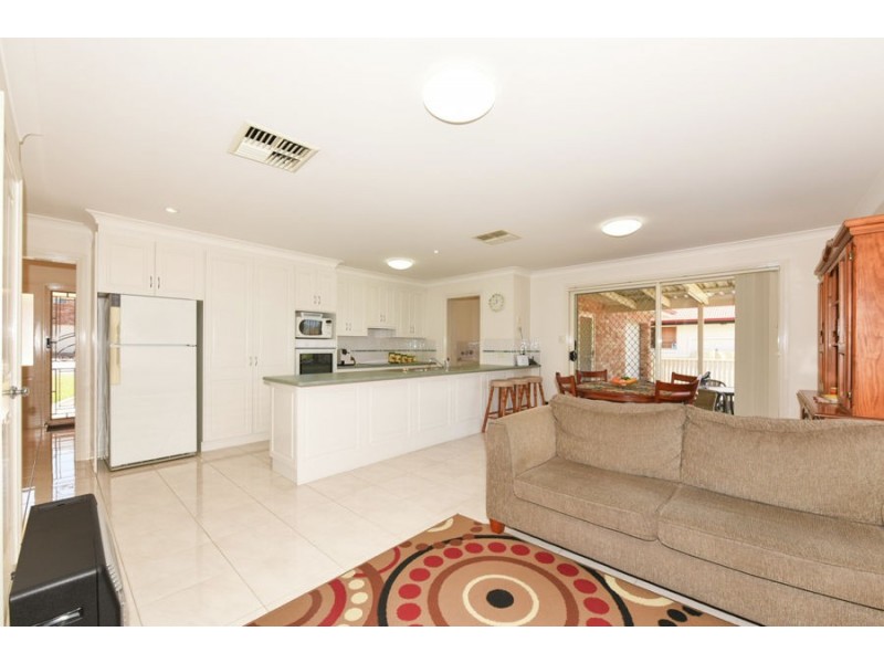 19 Ebony Close, Tamworth NSW 2340