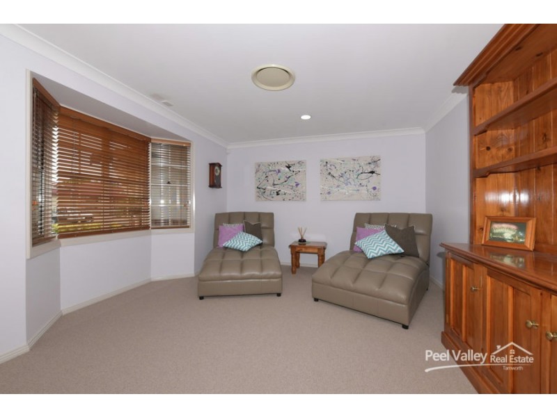 17 Ebony Close, Tamworth NSW 2340