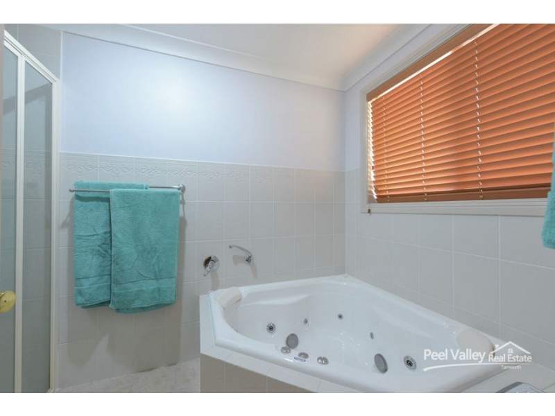 17 Ebony Close, Tamworth NSW 2340