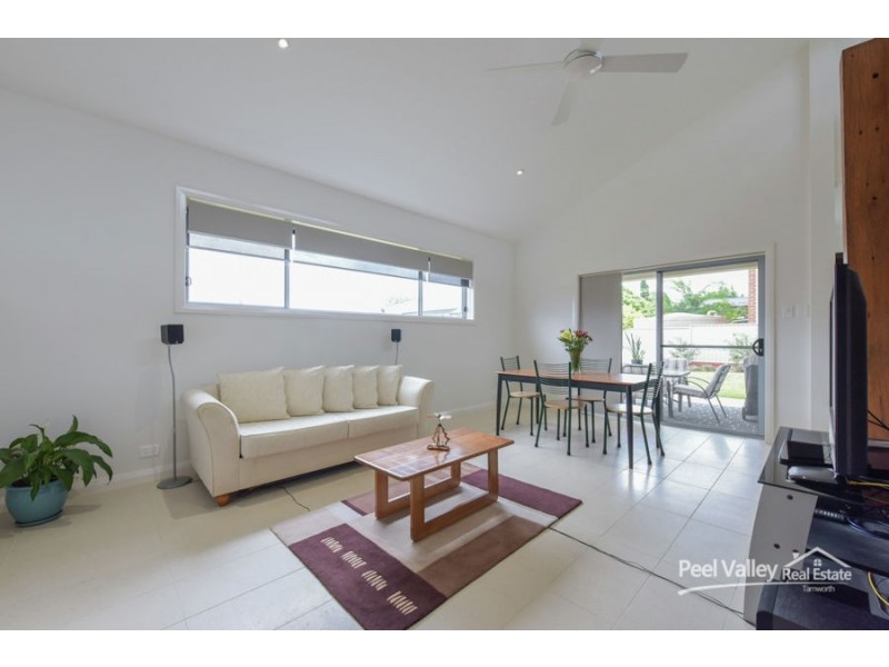 42 Johnston Street, Tamworth NSW 2340