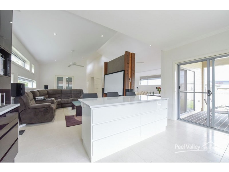 42 Johnston Street, Tamworth NSW 2340