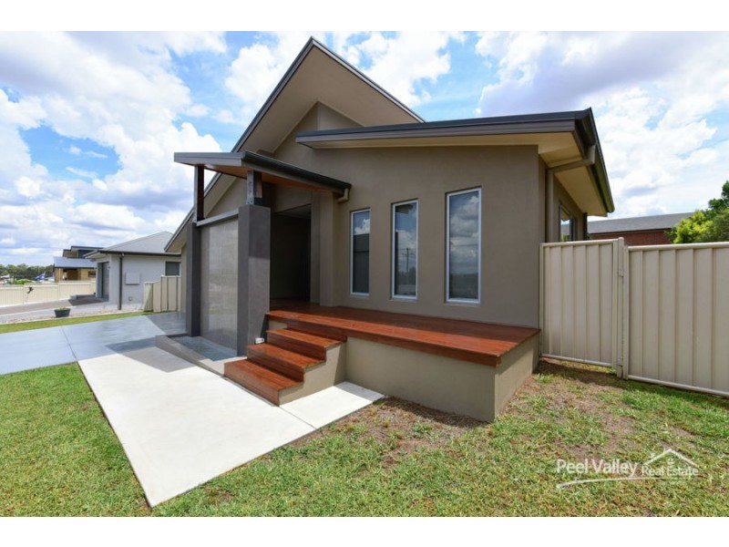 42 Johnston Street, Tamworth NSW 2340