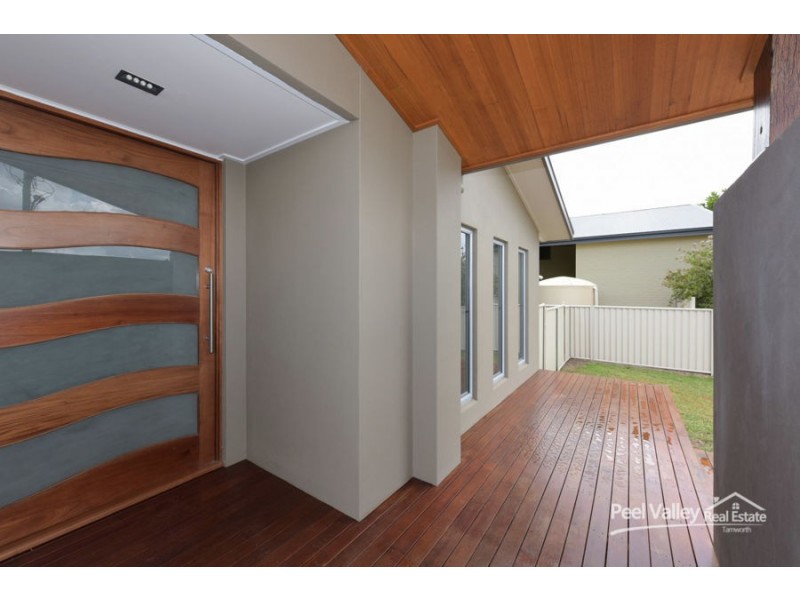 42 Johnston Street, Tamworth NSW 2340