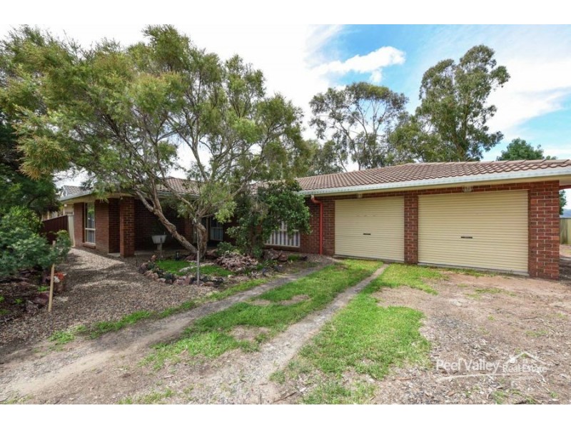 20 Carole Drive, Kootingal NSW 2352