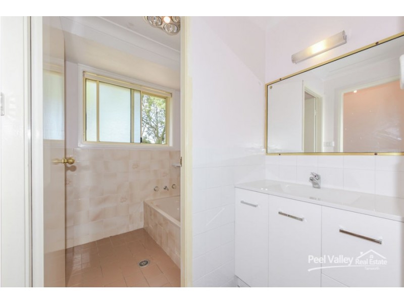 20 Carole Drive, Kootingal NSW 2352