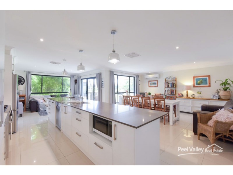 43 Warrah Drive, Tamworth NSW 2340