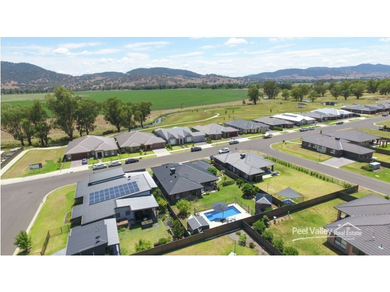 43 Warrah Drive, Tamworth NSW 2340