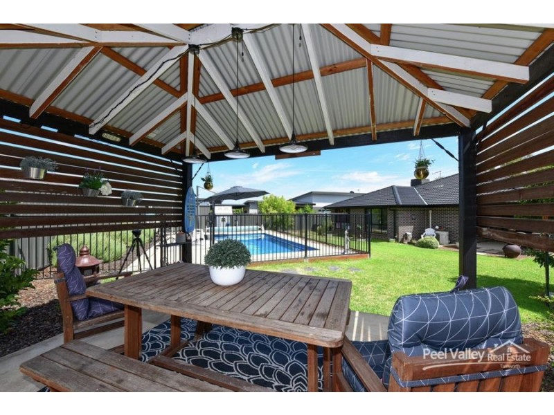 43 Warrah Drive, Tamworth NSW 2340