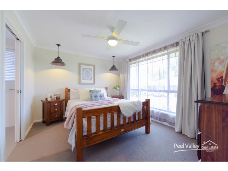 43 Warrah Drive, Tamworth NSW 2340