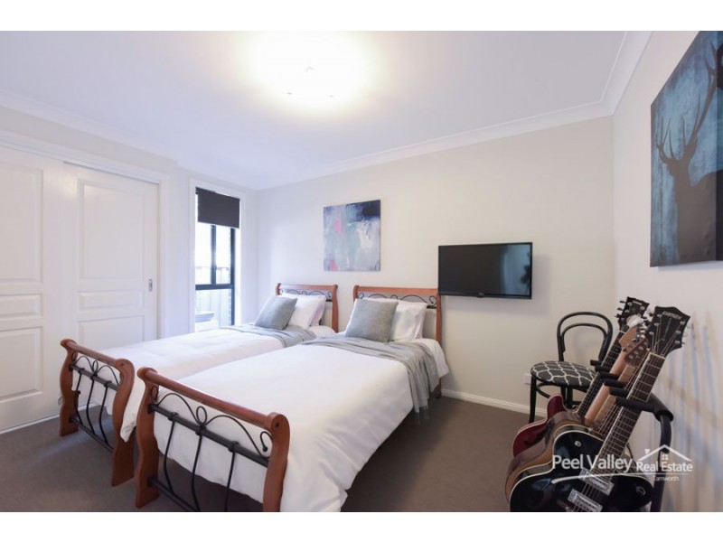 43 Warrah Drive, Tamworth NSW 2340