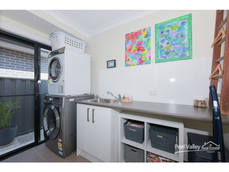 43 Warrah Drive, Tamworth NSW 2340