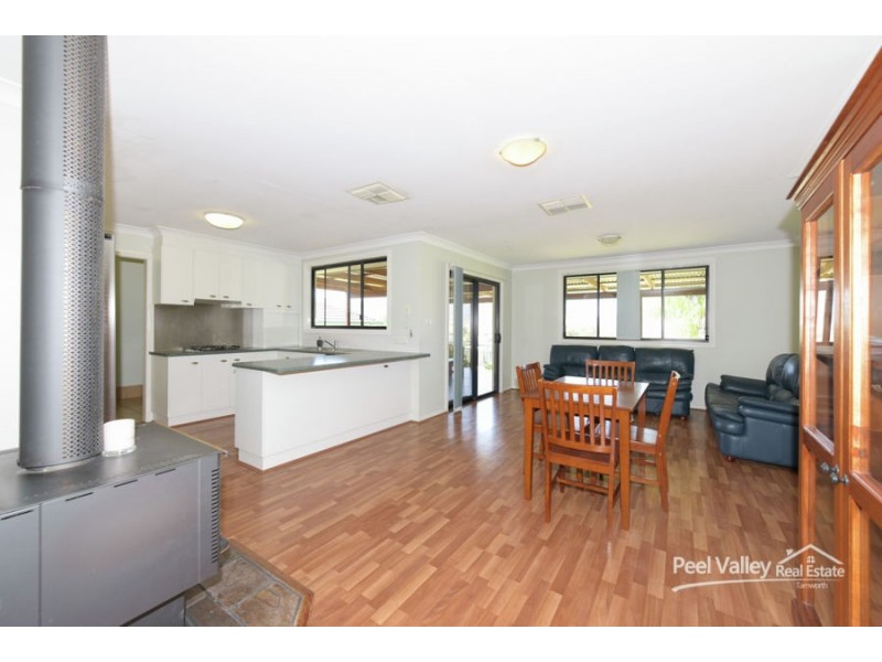20 Leonora Crescent, Kootingal NSW 2352