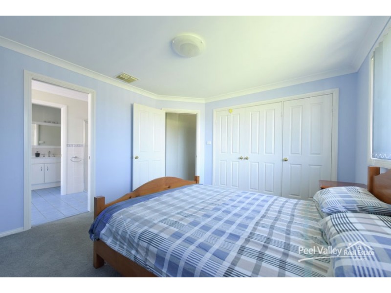 20 Leonora Crescent, Kootingal NSW 2352