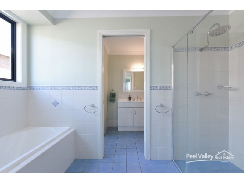 20 Leonora Crescent, Kootingal NSW 2352