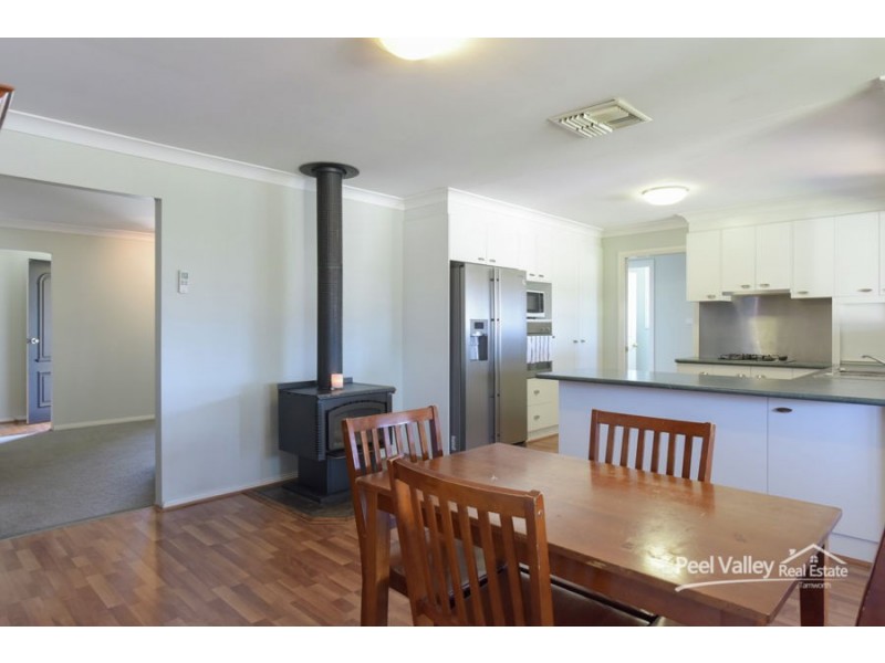 20 Leonora Crescent, Kootingal NSW 2352