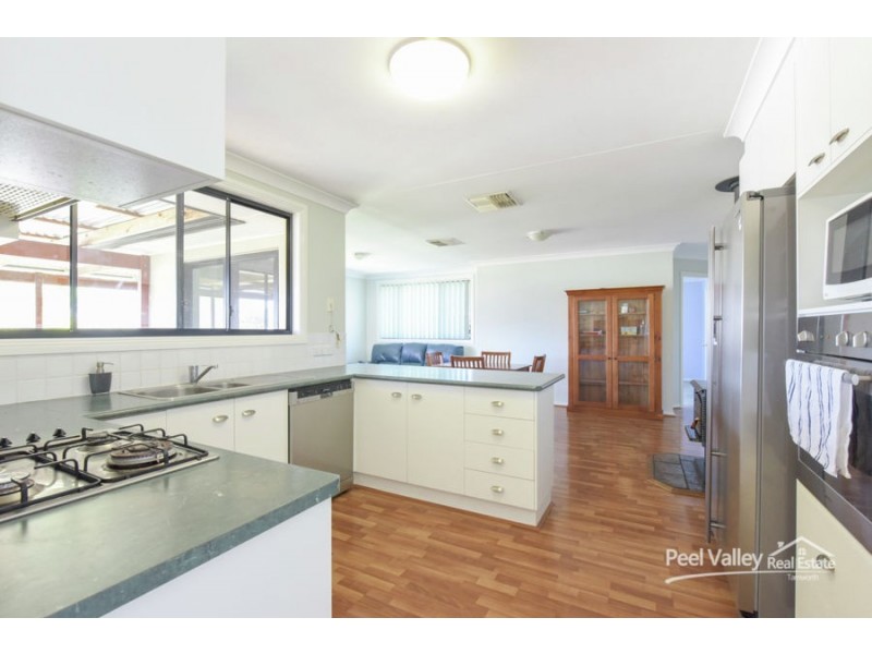 20 Leonora Crescent, Kootingal NSW 2352