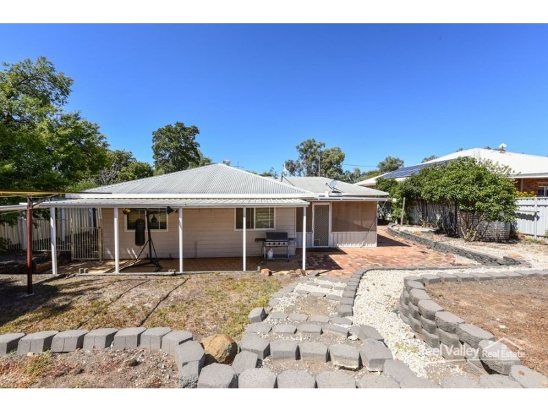 39 Railway Avenue, Duri NSW 2344